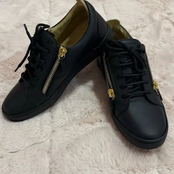 Giuseppe Zanotti | Shoes | Giuseppe Zanotti Black And Gold  display picture 2